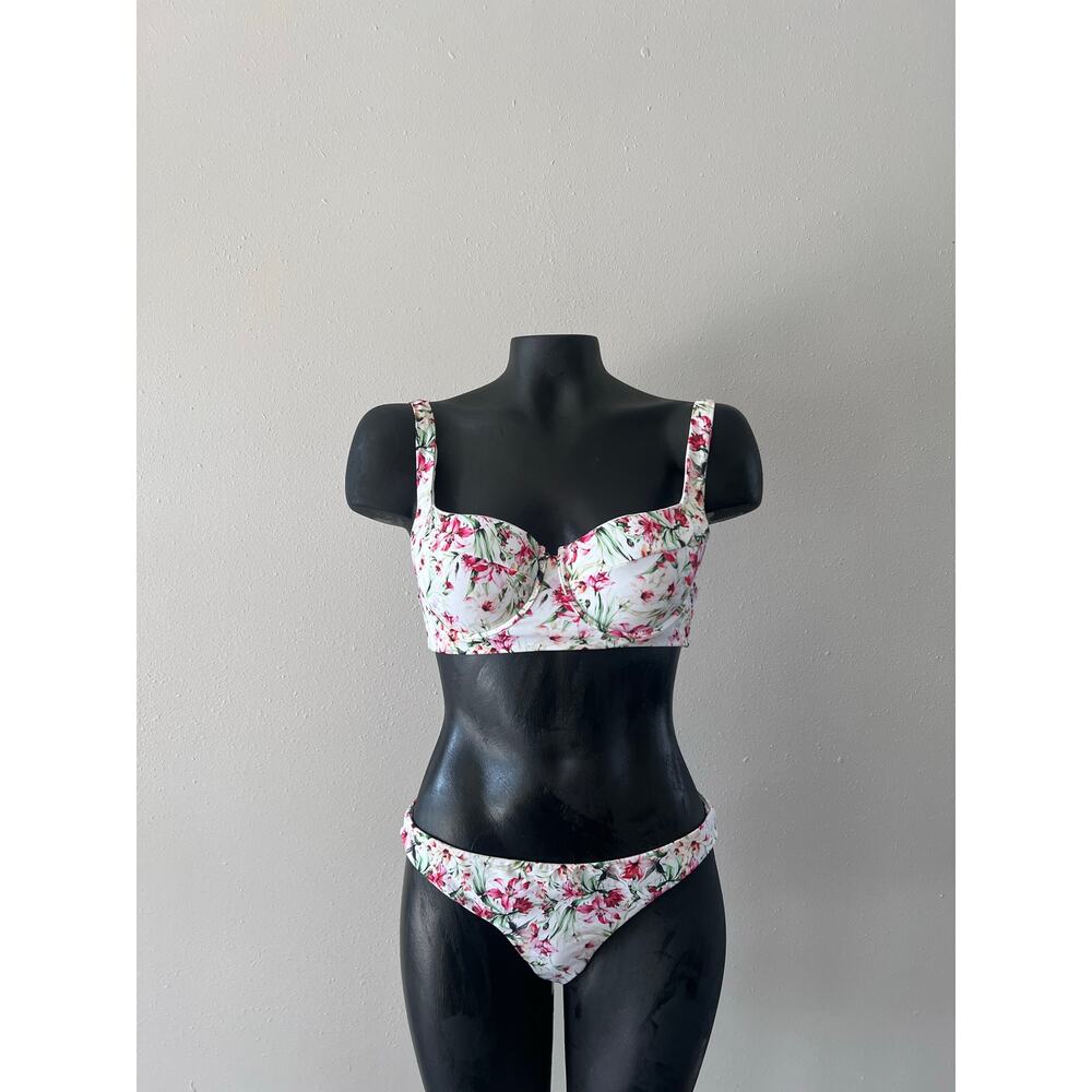 Tinibikini White Floral Two Piece Swimwear NWT Sz M Wire Push Up Beach Vacation